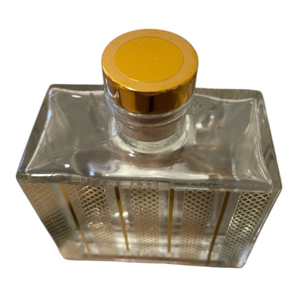 NEST New York Birchwood Pine Reed Diffuser - Picture 7 of 7